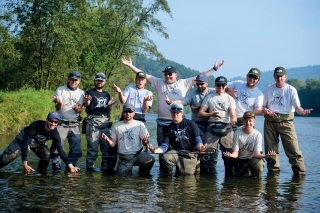 Kompletná zostava. Zľava doprava horný rad: Martin, Ondrej, Daniel, Michal, Venco, Zdeno, Peťo, Ľubo.
Dolný rad: Kurt, Jarek, Vlado, Maťo.