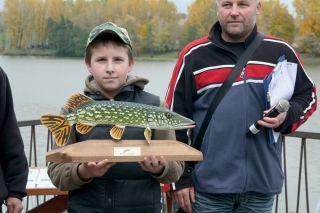 Cena za najväčšiu rybu a Filip Štadler.