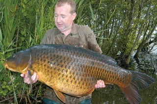 Naozajstný taliansky Specimen hunter na jazere s rozlohou tisícov hektárov. Bravo Ronny!