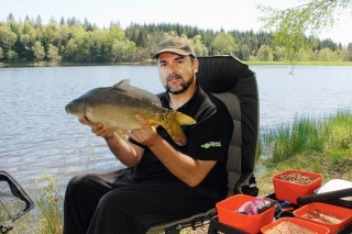 Prvá ryba na method feeder s 10 mm boilies.