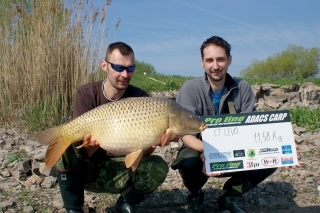 CT Levo a kapor, ktorý znamenal hneď dve ceny.
Prvá bodovaná a prvá bodovaná ryba nad 10 kg.